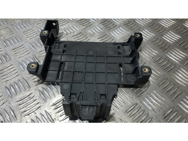 Другая деталь отсека двигателя