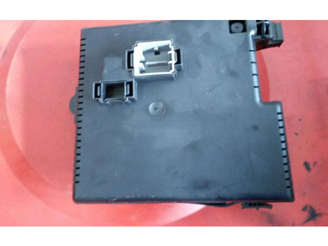 Блок предохранителей 28017881, 28017881 Volvo V70