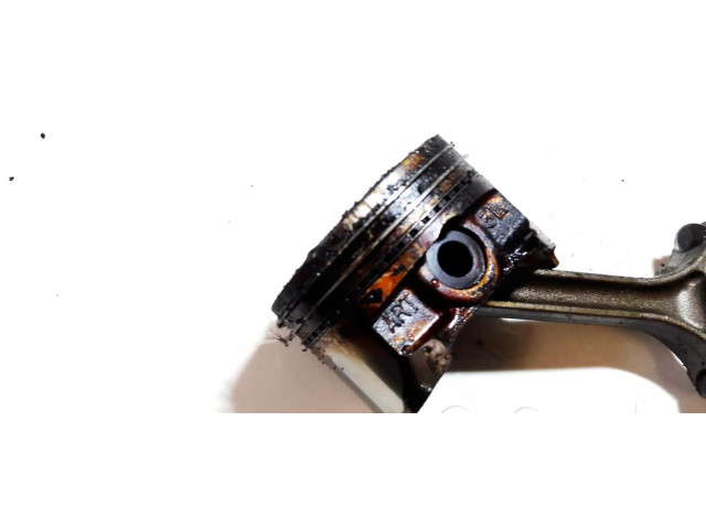 Поршень с шатуном Mitsubishi Colt для бензинового двигателя 1.8