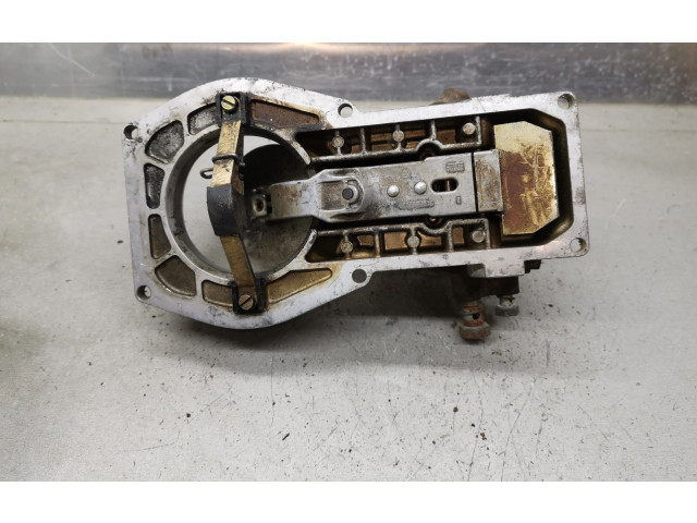 Vstřikovací lišta 0438120185, 035133353AB   Audi 100 200 5000 C3     