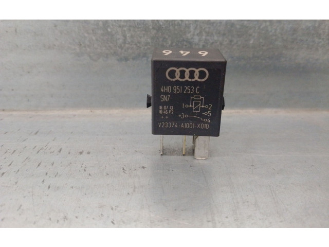 Блок предохранителей 4H0951253C Audi Q3 8U