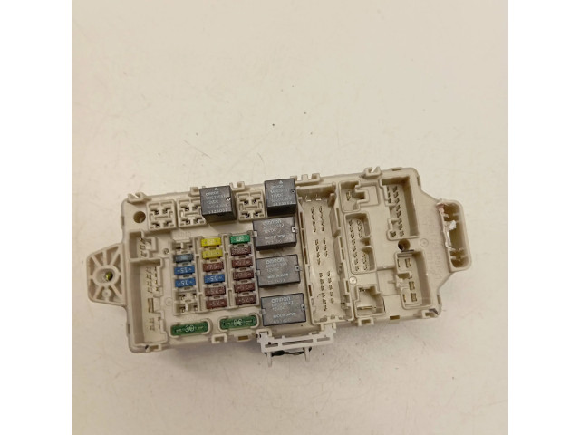 Блок предохранителей MN141424, 311041192 Mitsubishi Endeavor