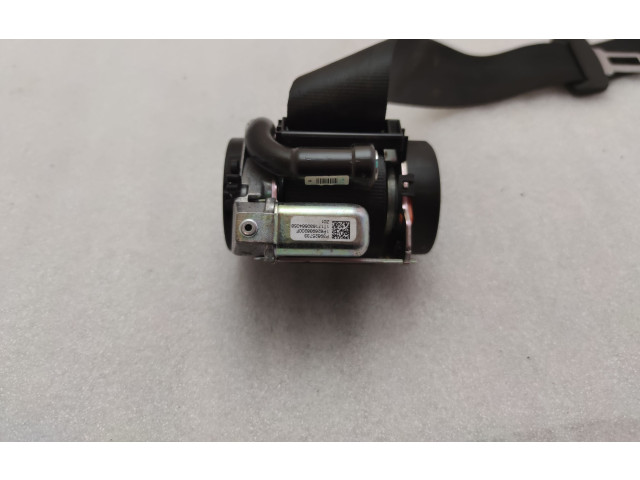 Задний ремень безопасности