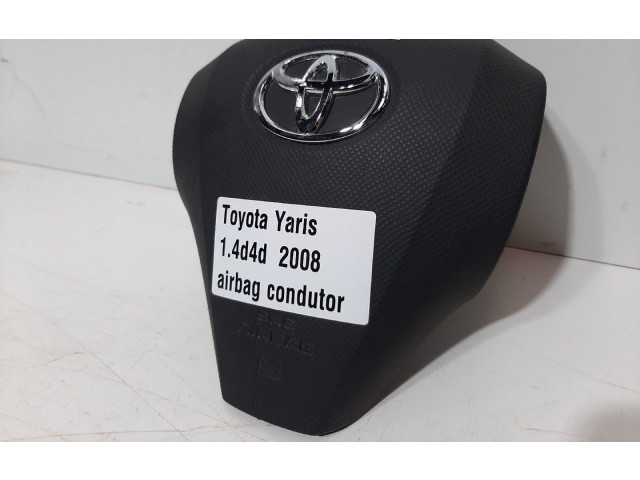 Подушка безопасности водителя    Toyota Yaris