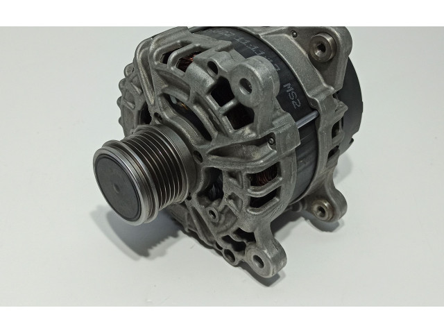 Генератор 04L903021JX, 0125811089 Skoda Octavia Mk3 (5E)