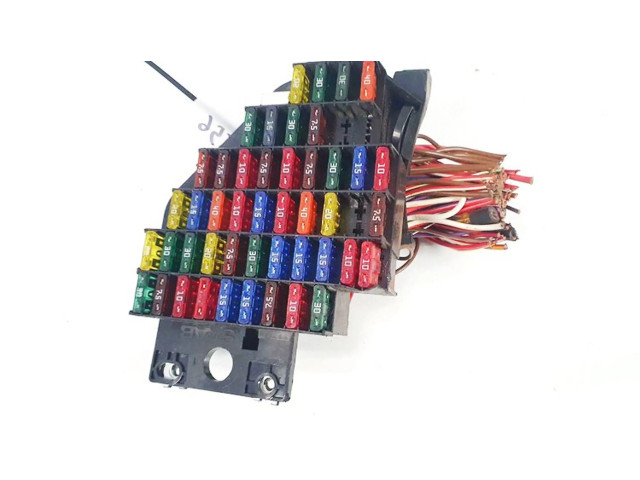 Блок предохранителей 4200572 Saab 9-5