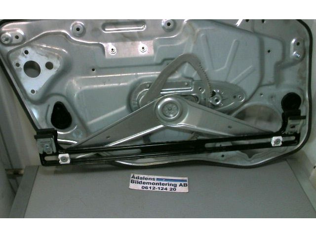 Передний електрический механизм для подъема окна без двигателя 31253514    Volvo V50