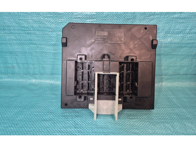 Блок комфорта 5Q0937084T, 5WK50692C Skoda Octavia Mk3 (5E)