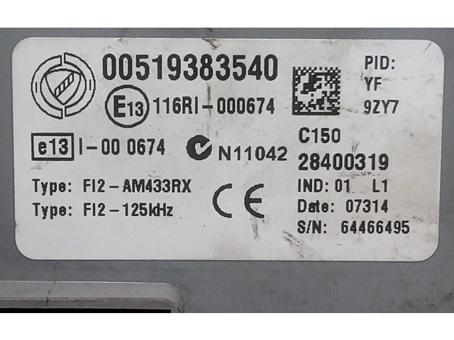 Блок предохранителей 00519383540   Opel Combo D    