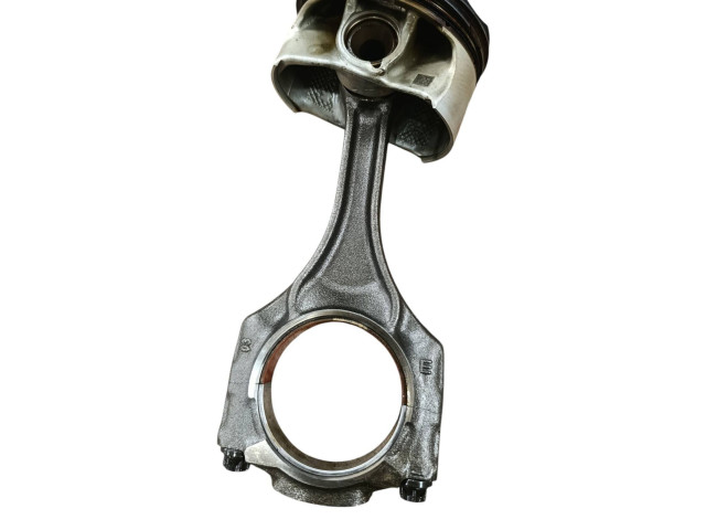 Píst 7646892   BMW 7 G11 G12    N63R 