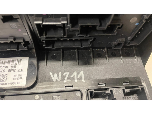 Блок предохранителей 2115457301   Mercedes-Benz E W211    