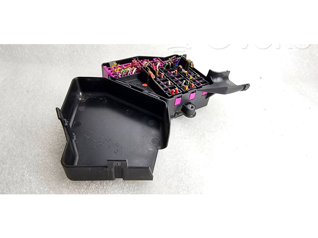 Блок предохранителей  8D1941824   Skoda Octavia Mk1 (1U)    