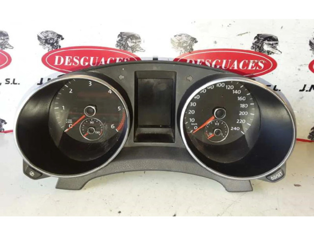 Панель приборов 5K0920871A   Volkswagen Golf VI       