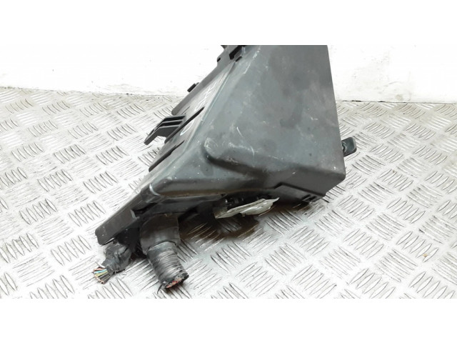 Блок предохранителей  MB100200B, MB502080B   Subaru Legacy    