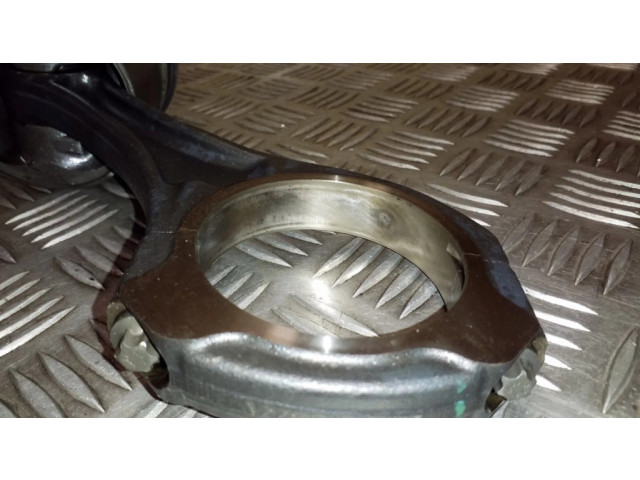 Píst 8340F Mercedes-Benz ML W164 pro naftový motor 3.0