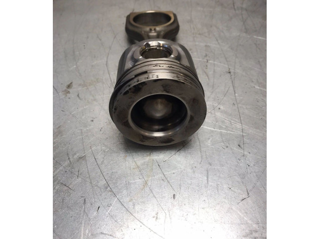 Píst 75L101 Volvo V40