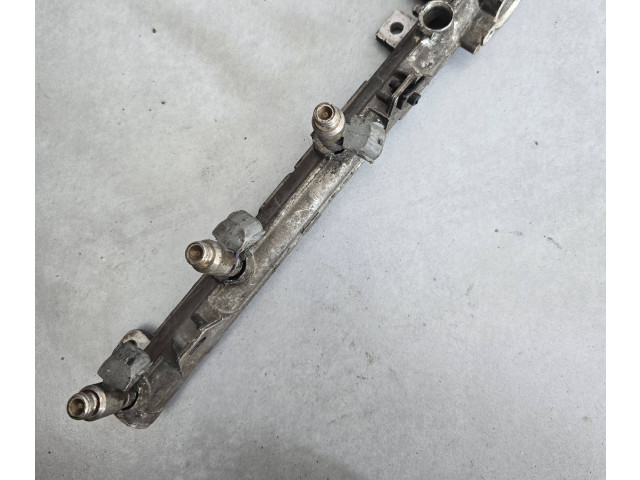 Топливная рампа 036133319   Audi A3 S3 8P   для двигателя BLS