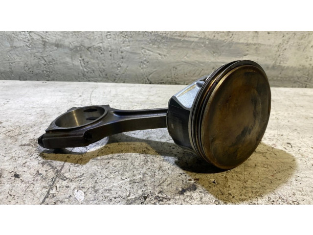 Píst Dodge Challenger pro benzínový motor 6.4