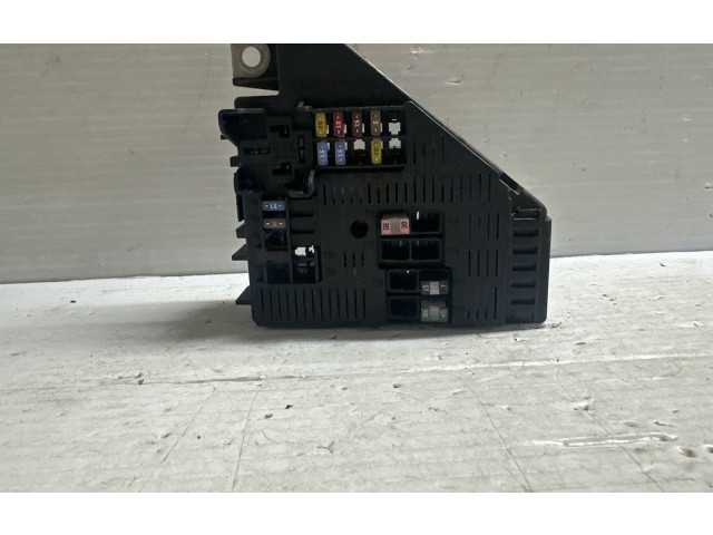 Блок предохранителей 31473571   Volvo XC90    