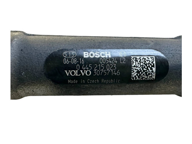 Топливная рампа 30757146, 005424L2   Volvo V70  