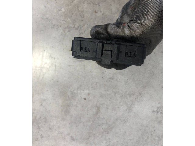 Блок управления 3Q0907338E, 3Q0907338K Skoda Octavia Mk3 (5E)