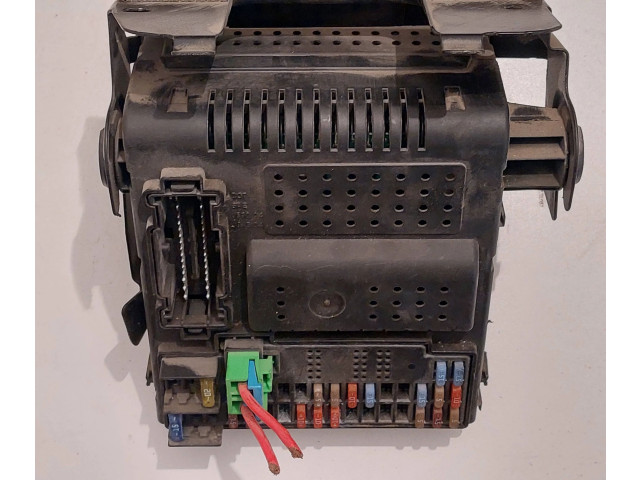 Блок предохранителей 30786889, 28087583   Volvo V70    