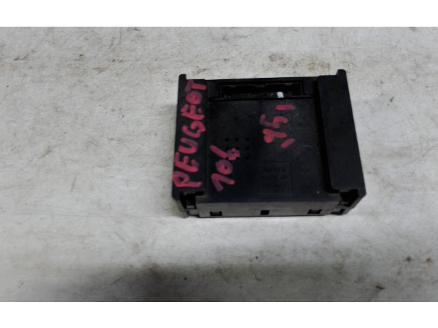 Блок управления 96200525ZL Peugeot 306