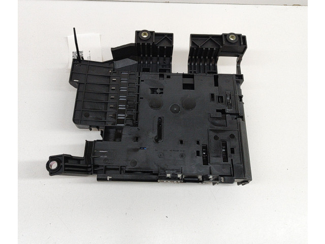 Pojistková skříňka 7P0937548F Volkswagen Touareg II 2016