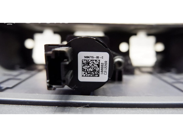 Другая деталь салона