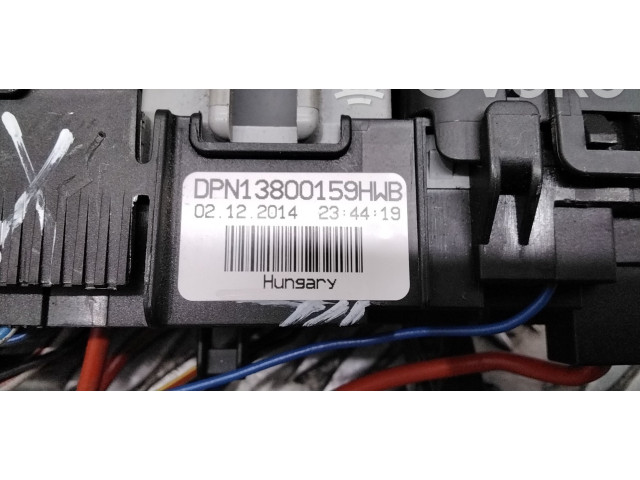 Блок предохранителей 13800159    Volvo V70  D4204T5 