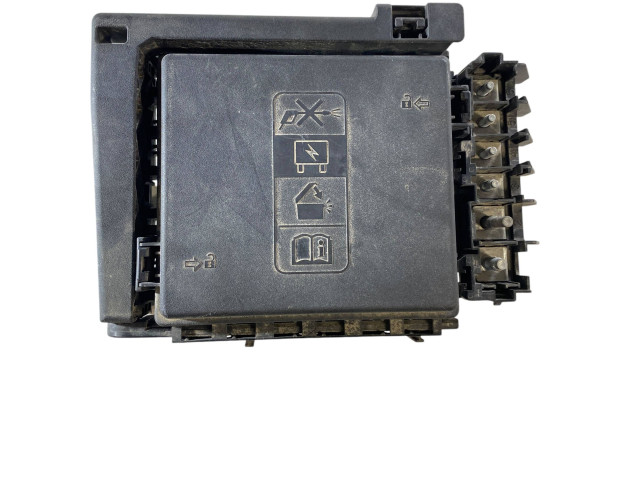 Pojistková skříňka 84572692, 181830014 Chevrolet Camaro 2021