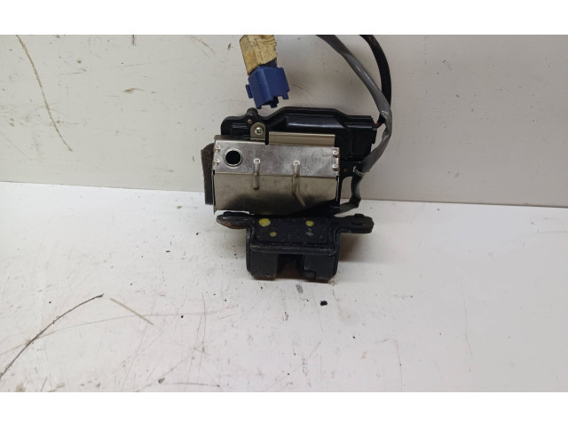 Zámek zadních dveří Toyota Avensis T250 2005