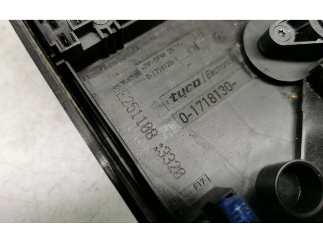 Pojistková skříňka 1K0937125B Volkswagen Golf VI 2010