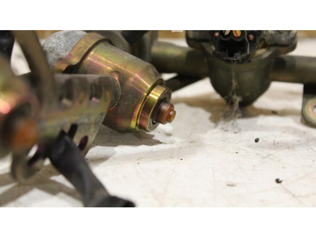 Форсунка 17522AA572, 17523AA452    Subaru Forester SF   