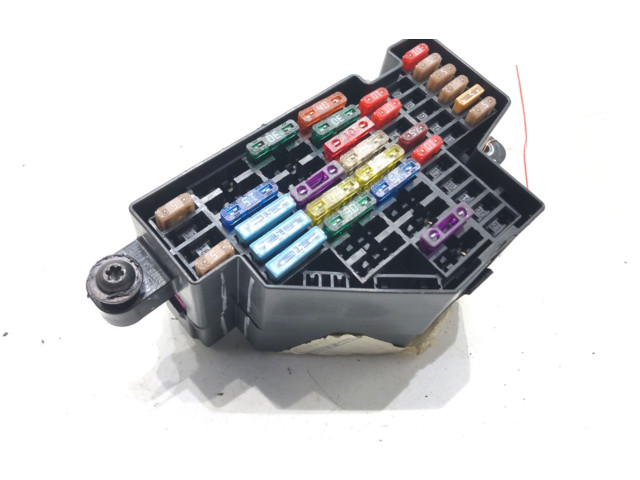 Блок предохранителей Volkswagen Jetta V