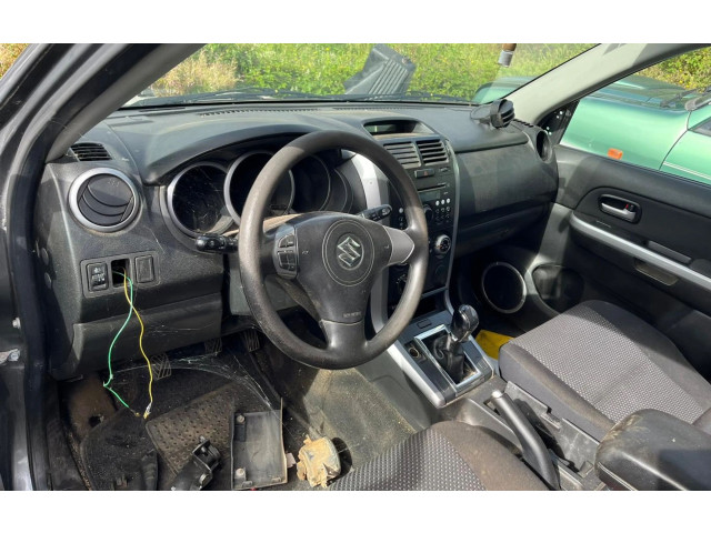 Přístrojová deska Suzuki Grand Vitara I