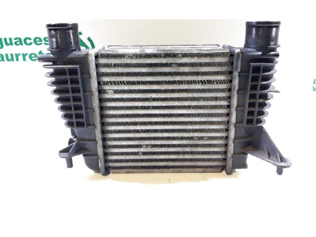 Интеркулер 8200471885 Renault Clio III