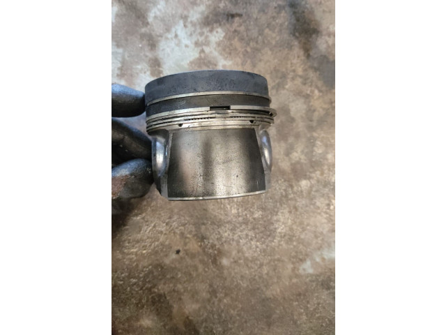  Поршень    Skoda Superb B6 (3T)  