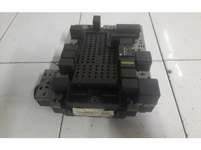 Блок предохранителей  8645729, 8676286   Volvo V70    