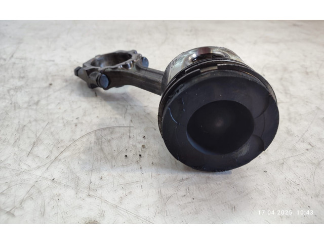  Поршень с шатуном    Nissan X-Trail T30  