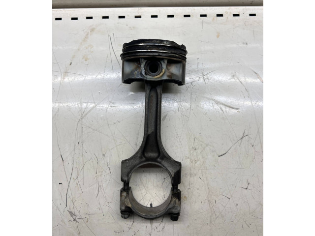  Поршень с шатуном  0822LB  Volvo XC90  