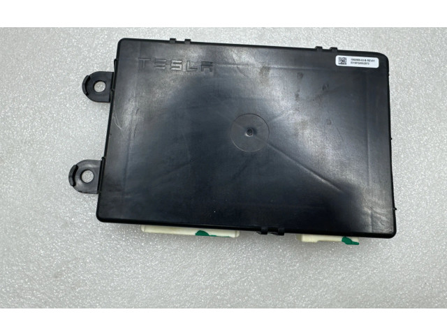 Блок управления 106098903B, 03156L0002973 Tesla Model S