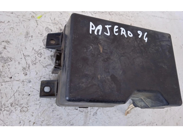 Pojistková skříňka 4D56 Mitsubishi Pajero 1994