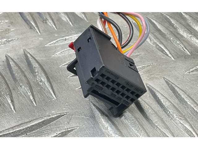 Зеркало электрическое Skoda Octavia Mk3 (5E) 2013 - 2019 года