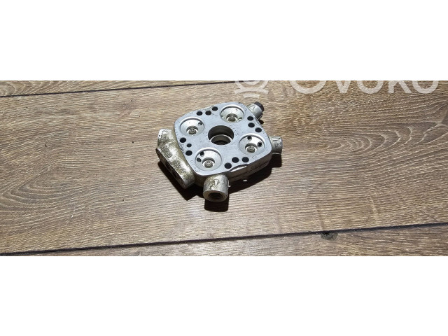 Топливная рампа 0438101005   Volkswagen PASSAT B2  