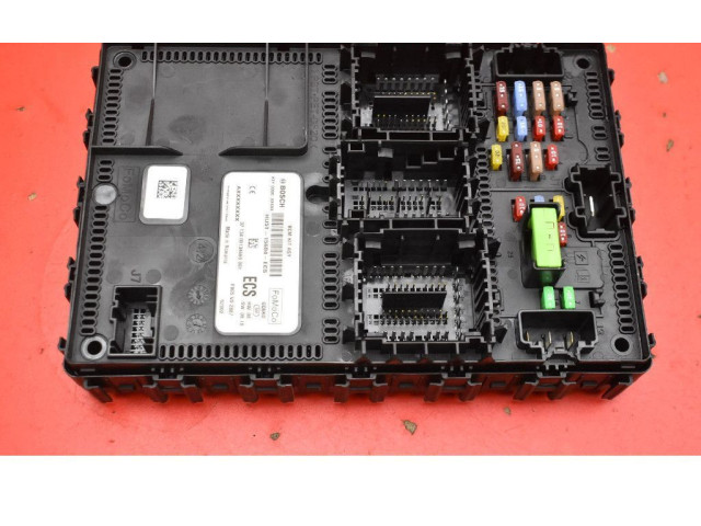 Блок предохранителей HU5T-15604-ECS, HU5T-15604-ECS Ford Ecosport