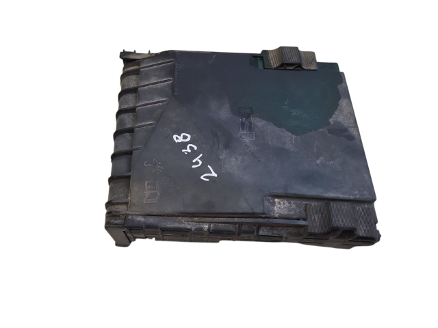 Блок предохранителей 1K0937125D, 1K0937132F Volkswagen e-Golf