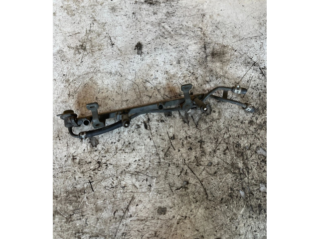 Vstřikovací lišta 1955003110 Mazda 323