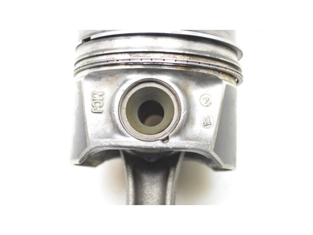 Поршень с шатуном CLHA Volkswagen Golf VII