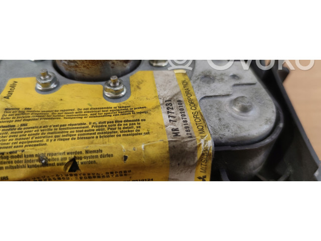 Подушка безопасности водителя MR777231 Mitsubishi Carisma